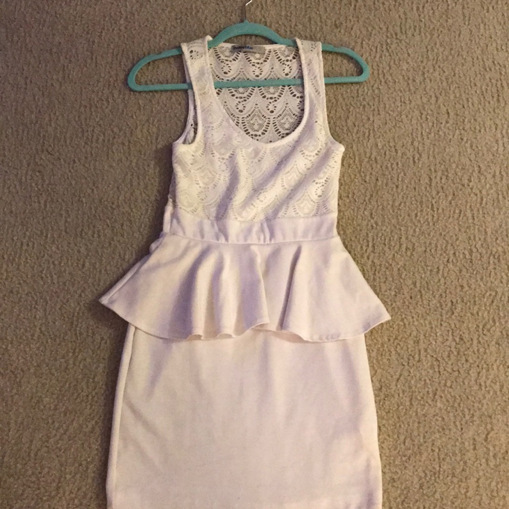 Cute peplum dress 👗
